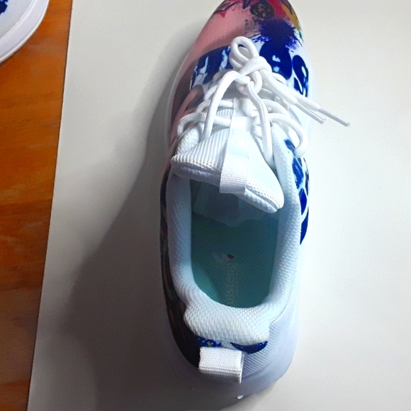 Beautiful uniquely designed womens European 43 customized sneakers - Picture 4 of 12